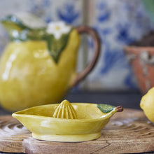 Load image into Gallery viewer, Limone lemon juicer - yellow