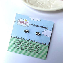 Load image into Gallery viewer, Wooden earrings - bee
