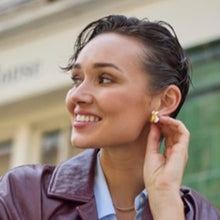 Load image into Gallery viewer, Chunky mixed metal knot studs