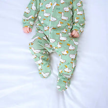 Load image into Gallery viewer, Dancing ducks sleepsuit