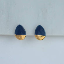 Load image into Gallery viewer, Dark blue teardrop shape ceramic studs - gold