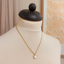 Load image into Gallery viewer, Everyday mother of pearl necklace
