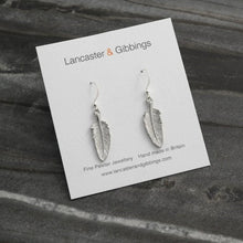 Load image into Gallery viewer, Feather pendant