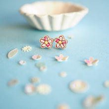 Load image into Gallery viewer, Wooden earrings - flower