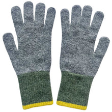Load image into Gallery viewer, Lambswool gloves - grey/green