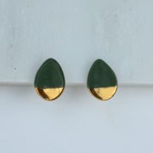 Load image into Gallery viewer, Dark blue teardrop shape ceramic studs - gold