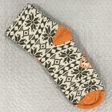 Load image into Gallery viewer, Lambswool knee socks - fair isle - oat/khaki