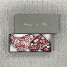 Load image into Gallery viewer, Box of lavender heart & bird - Maid Marion