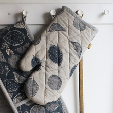 Load image into Gallery viewer, Lemonade oven glove - dark slate