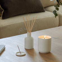 Load image into Gallery viewer, White candle - Love