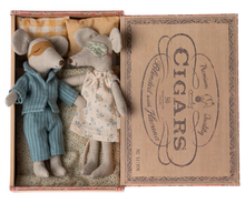 Load image into Gallery viewer, Mum & Dad in a cigarbox