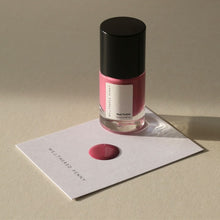 Load image into Gallery viewer, Vegan & non toxic nail polish - various colours
