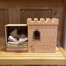 Load image into Gallery viewer, Mouse princess & the pea