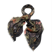 Load image into Gallery viewer, Primula wool scarf - black