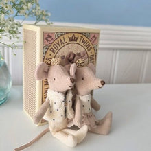 Load image into Gallery viewer, Royal twins mice - little sister & little brother in a box