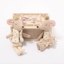 Load image into Gallery viewer, Royal twins mice - little sister & little brother in a box