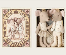 Load image into Gallery viewer, Royal twins mice - little sister & little brother in a box