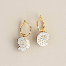Load image into Gallery viewer, Shell hoop earrings - pearly white - gold