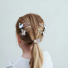 Load image into Gallery viewer, Swanlake clic clacs