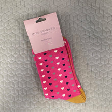 Load image into Gallery viewer, Hearts socks
