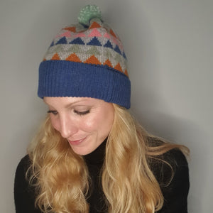 Lambswool hat - triangles - grey/pink - green pompom
