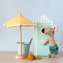 Load image into Gallery viewer, Beach bag with beach essentials