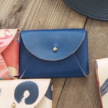 Load image into Gallery viewer, Leather card purse - painted