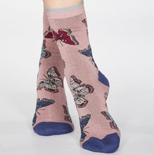 Load image into Gallery viewer, Ellie wildlife 4 pack socks gift box