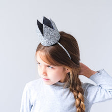 Load image into Gallery viewer, Glitter crown alice