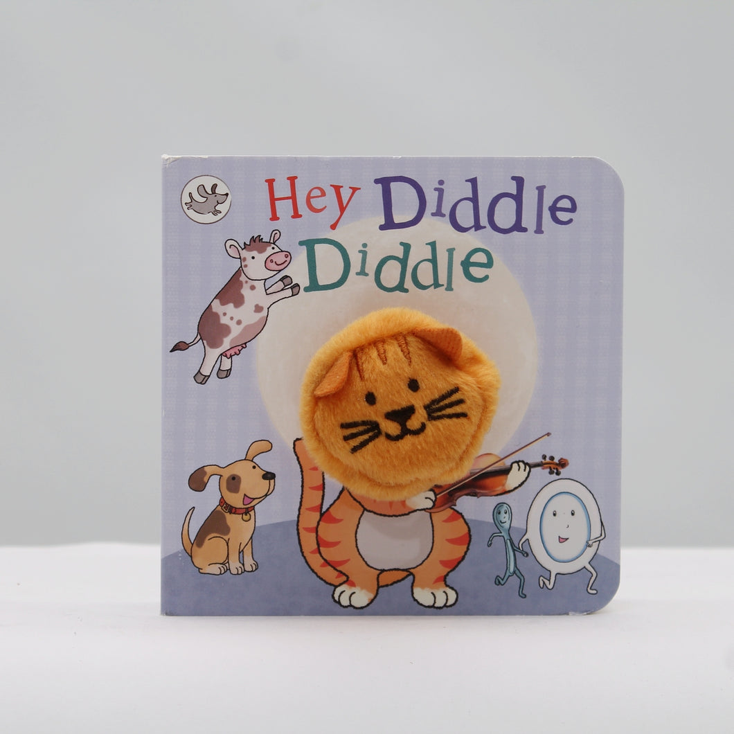 Hey diddle diddle finger puppet book