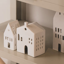 Load image into Gallery viewer, Light house - round door