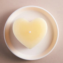 Load image into Gallery viewer, Ivory mini heart candle - unfragranced