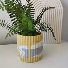Load image into Gallery viewer, Plant pot - small - black/white/nude
