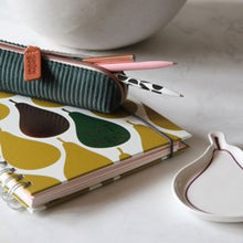 Load image into Gallery viewer, Multi geo hearts pen set