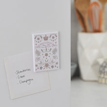 Load image into Gallery viewer, Queen's Platinum Jubilee shortbread biscuits