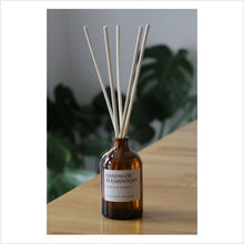 Load image into Gallery viewer, Raspberry & peppercorn diffuser