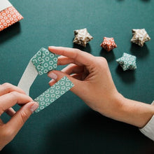 Load image into Gallery viewer, Papercraft kit - origami star garland/bright