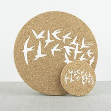 Load image into Gallery viewer, Cork placemats - swallow white - set of 4