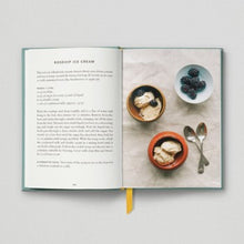 Load image into Gallery viewer, Urban forager book