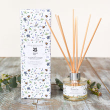 Load image into Gallery viewer, Wildflower meadows bee - glass candle & seed packet