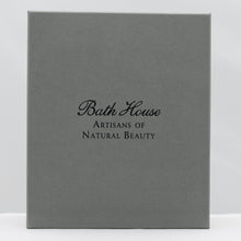 Load image into Gallery viewer, Spanish fig & nutmeg shower gift box