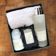Load image into Gallery viewer, Spanish fig & nutmeg shower gift box