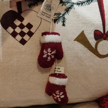 Load image into Gallery viewer, Christmas dec - mittens - red
