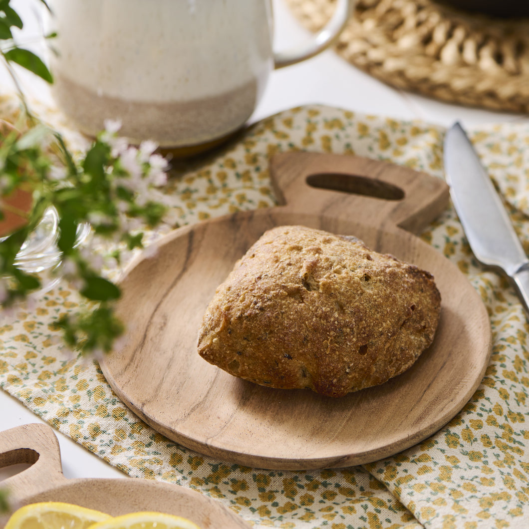 Wooden serving plate w/handle - medium