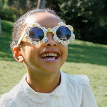 Load image into Gallery viewer, Petal flower sunglasses
