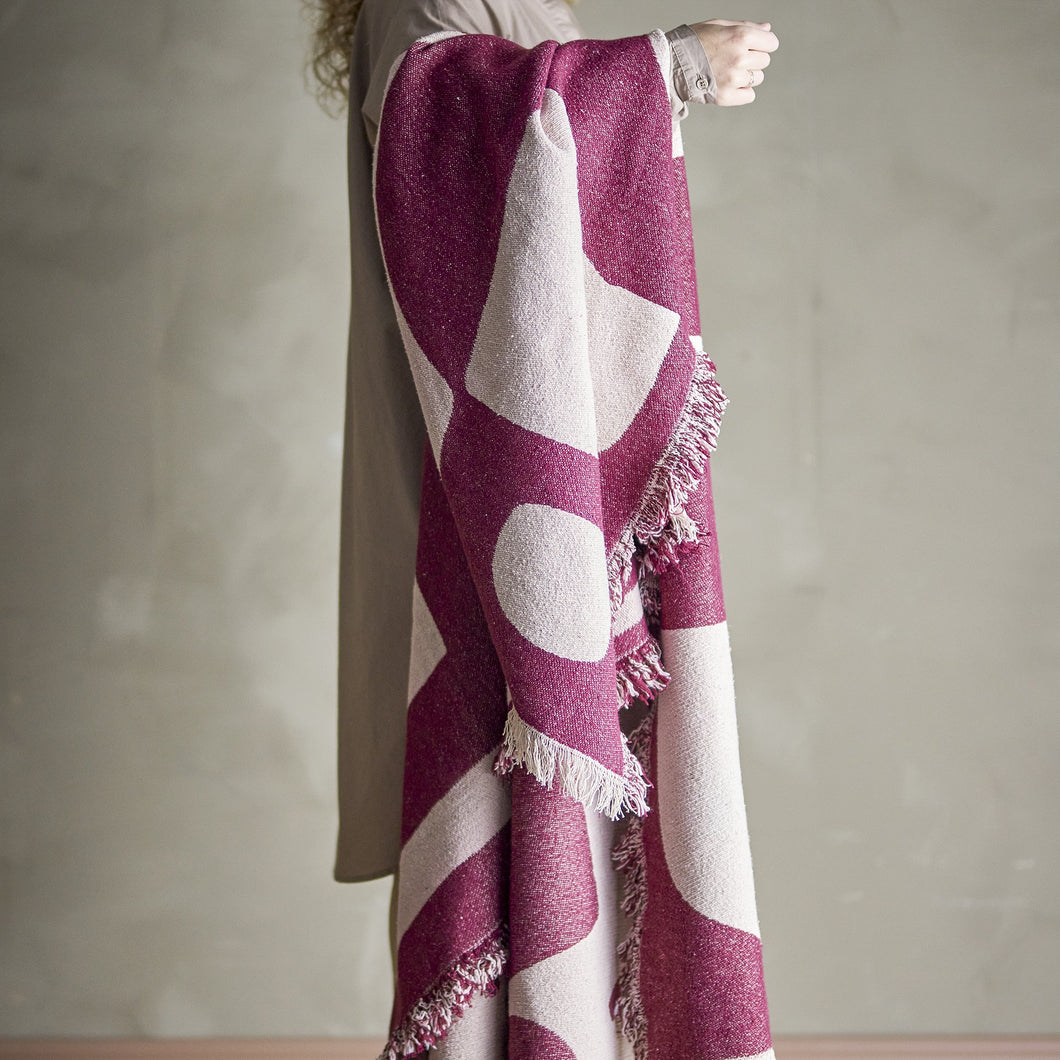 Olica throw - red