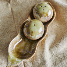 Load image into Gallery viewer, Kayo salt &amp; pepper shaker set - green
