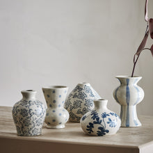 Load image into Gallery viewer, Quinto vase - blue - 5 designs
