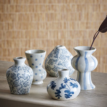 Load image into Gallery viewer, Quinto vase - blue - 5 designs
