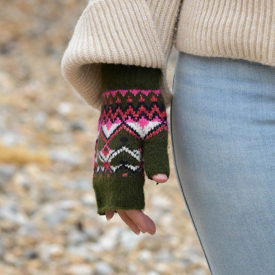 Fair isle wrist warmer gloves - khaki